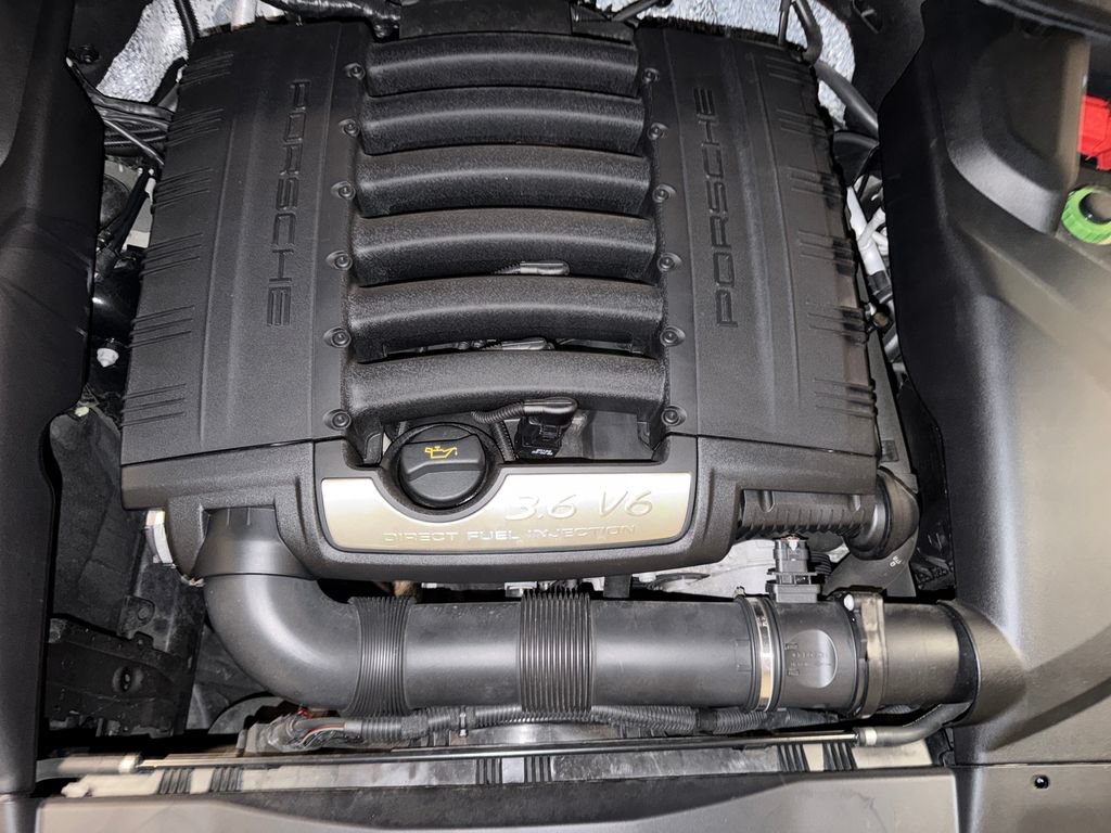 Used 2018 Porsche Cayenne Platinum Edition AWD/4WD image 12