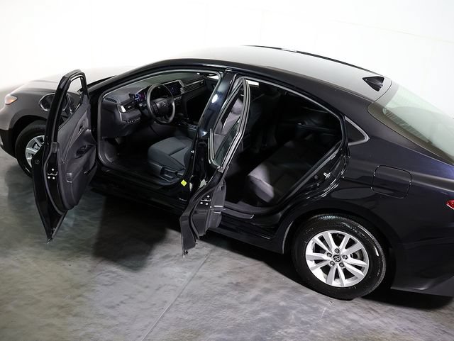 Used 2026 Toyota Camry LE FWD image 5