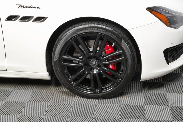 Used 2022 Maserati Quattroporte Modena RWD image 6