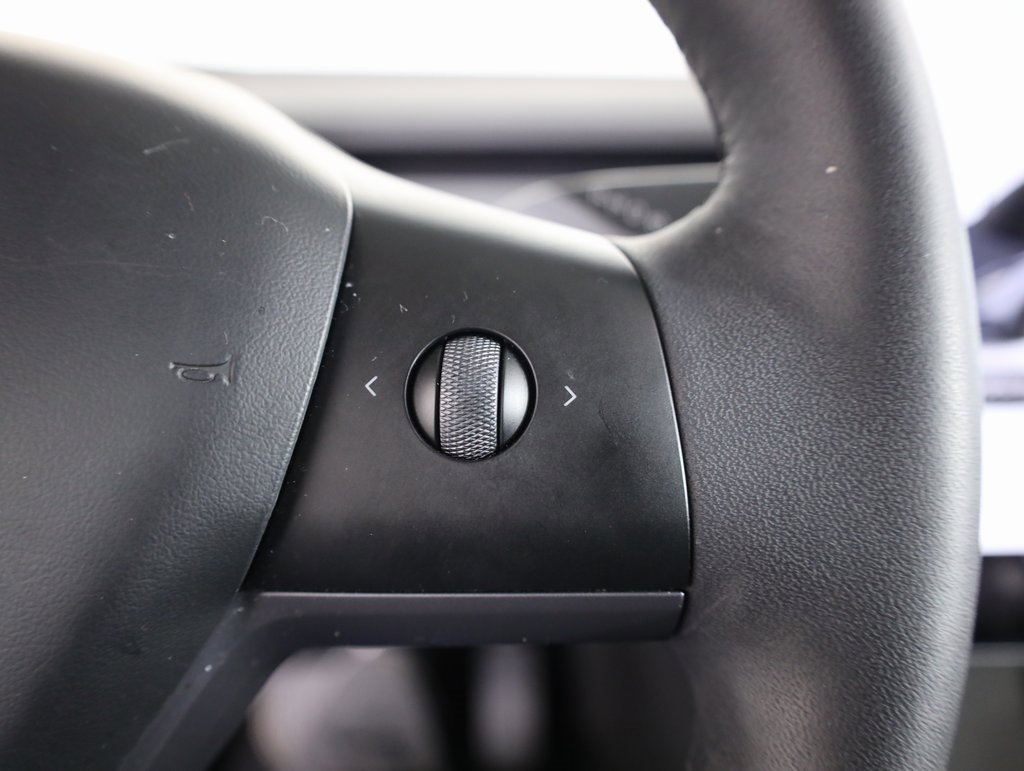Used 2023 Tesla Model 3 Standard Range image 12