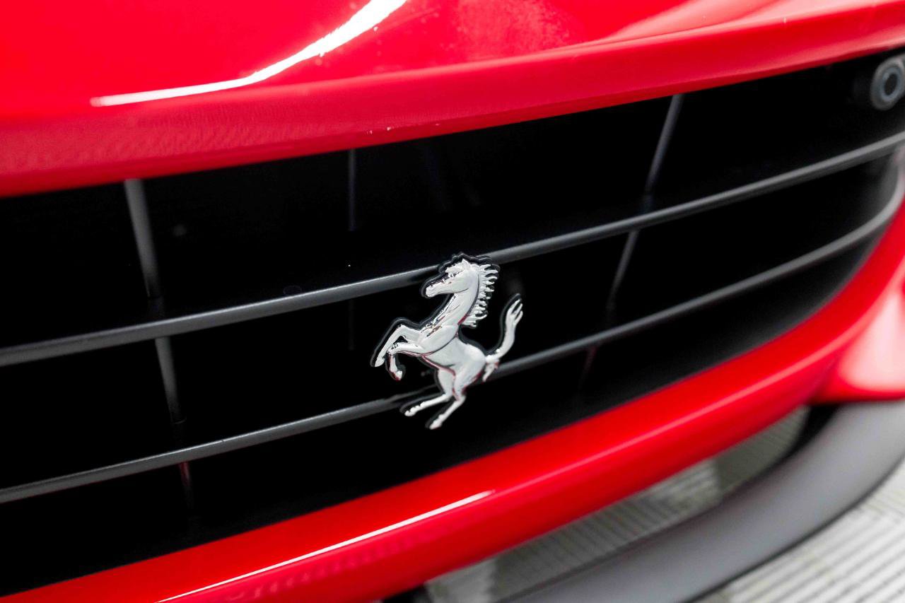 Used 2019 Ferrari Portofino RWD image 23