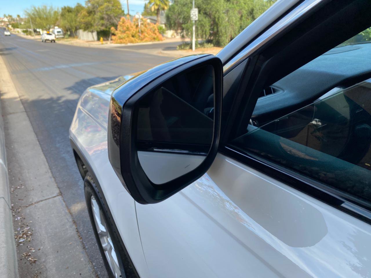 Used 2024 Jeep Grand Cherokee Laredo X w/ Trailer Tow Package AWD/4WD image 20