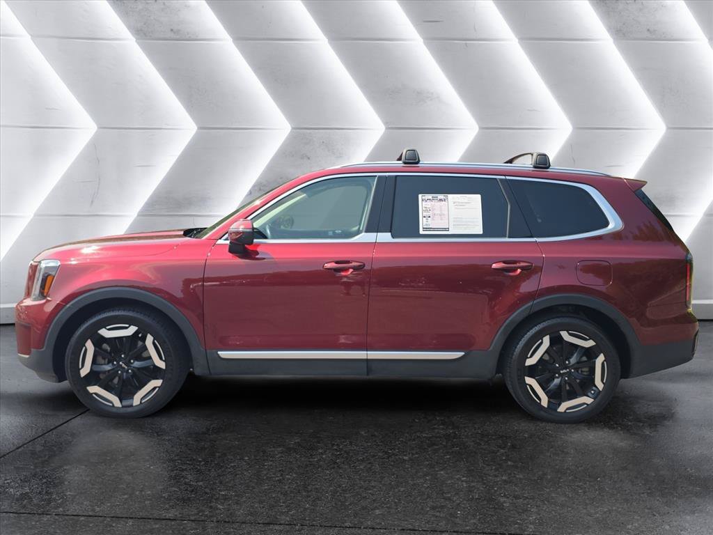 Used 2023 Kia Telluride EX FWD image 2
