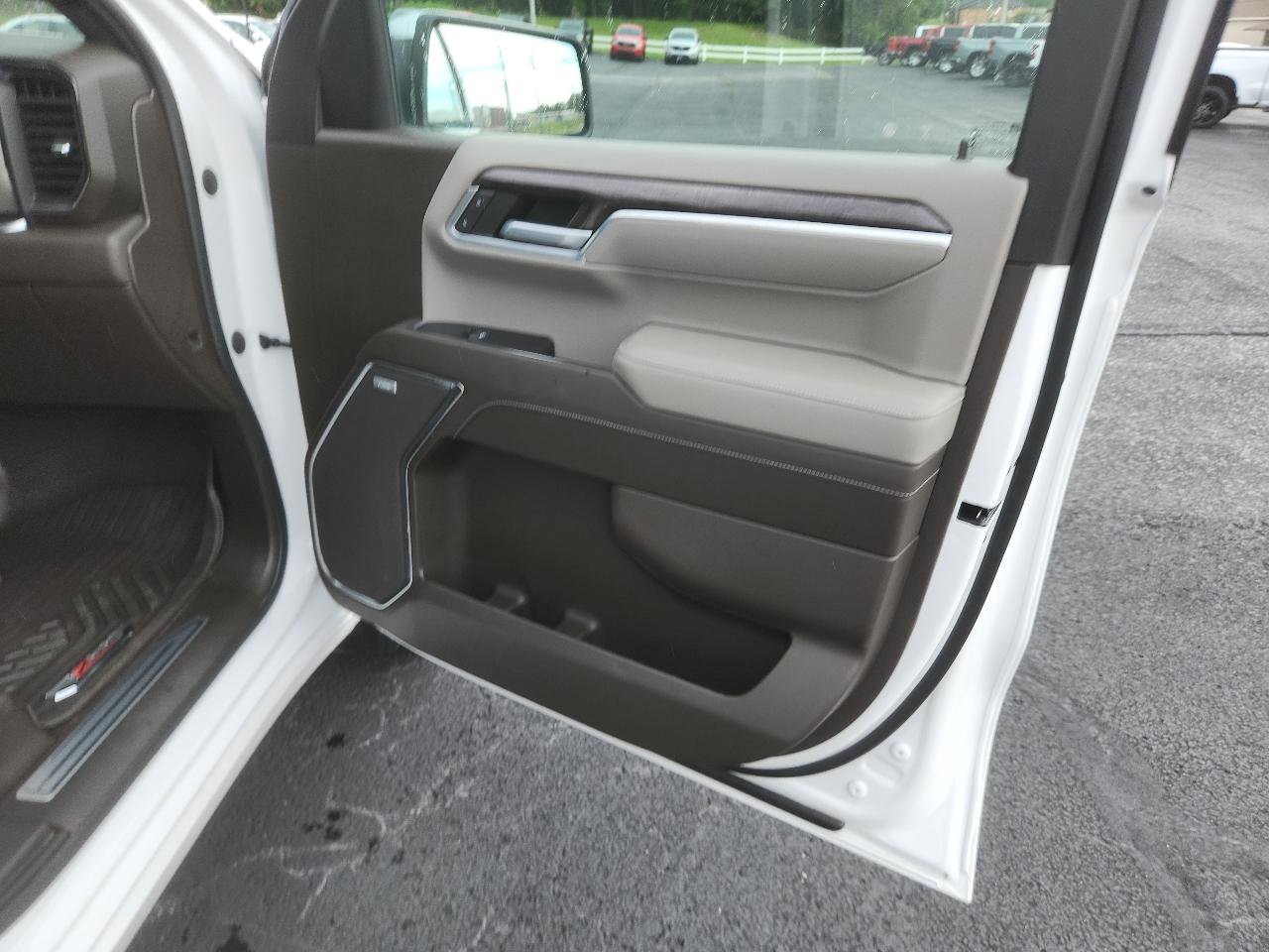 Used 2022 Chevrolet Silverado 1500 LTZ AWD/4WD image 31