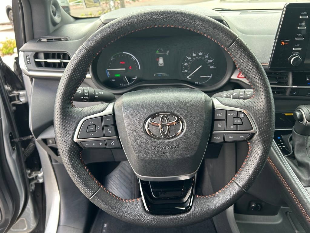 Used 2023 Toyota Sienna XSE w/ XSE Plus Package AWD/4WD image 10