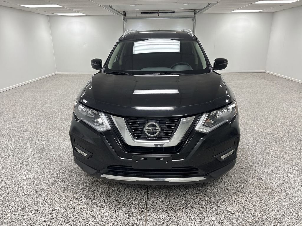 Used 2019 Nissan Rogue SV image 3