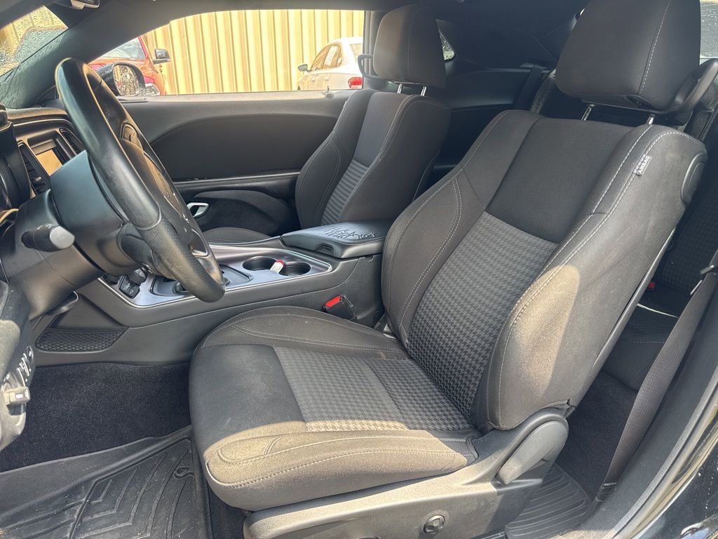 Used 2018 Dodge Challenger R/T image 6