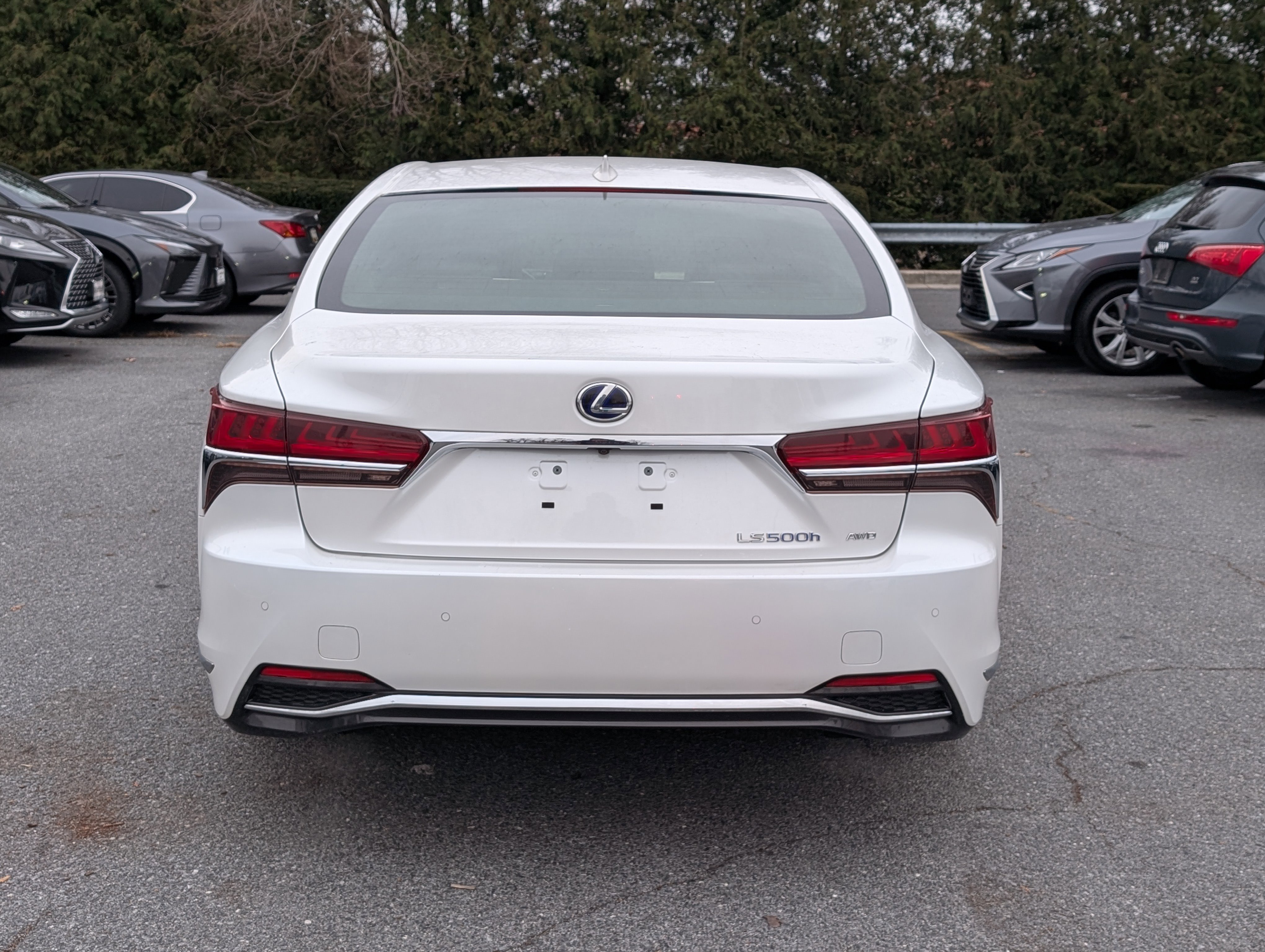 Used 2020 Lexus LS 500h AWD w/ Luxury Package image 4