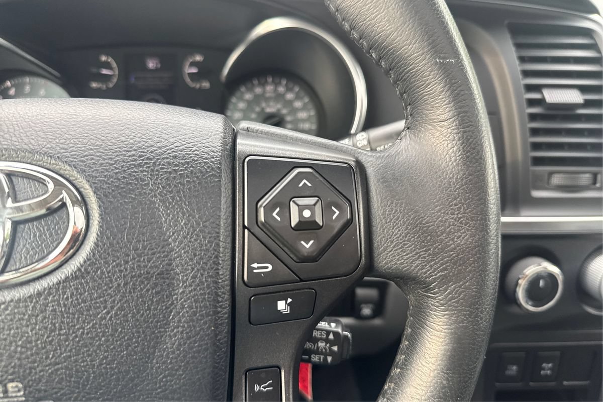 Used 2019 Toyota Sequoia SR5 AWD/4WD image 34