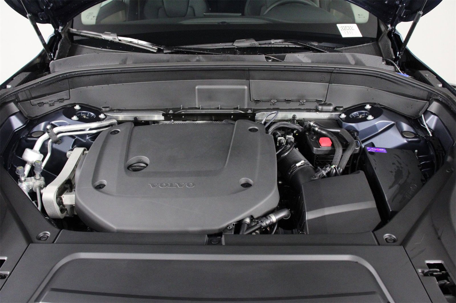 New 2025 Volvo XC90 B6 Core image 12