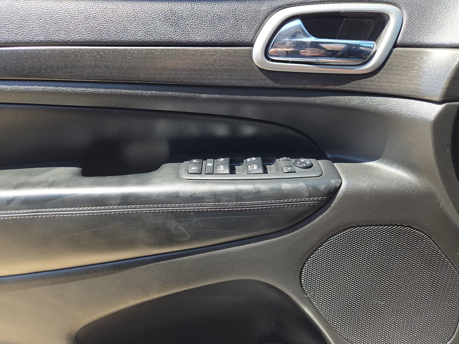 Used 2018 Jeep Grand Cherokee Altitude RWD image 26
