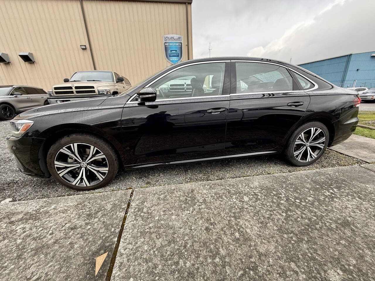 Used 2021 Volkswagen Passat 2.0T SE image 2