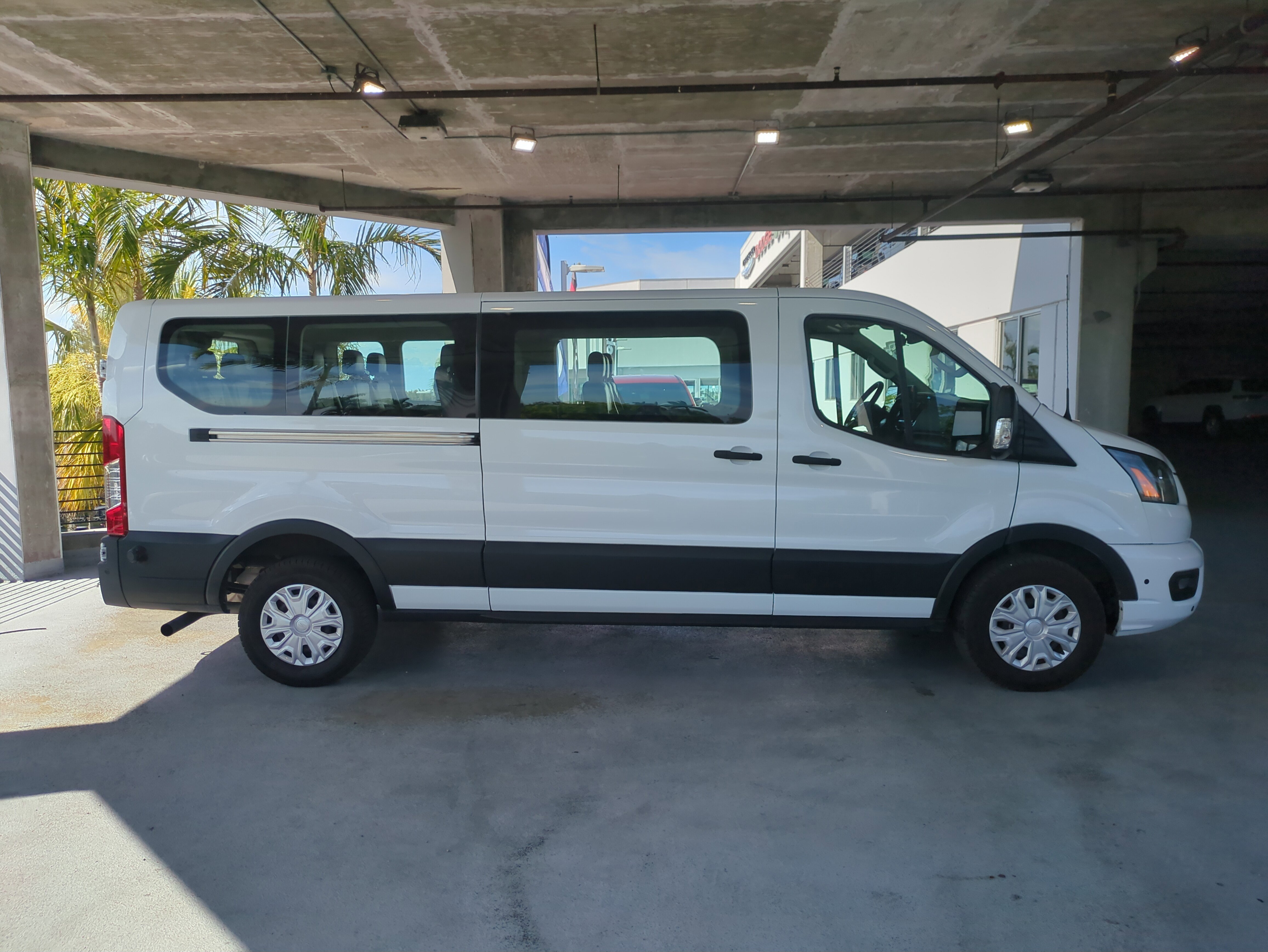 Used 2024 Ford Transit 350 XLT image 4