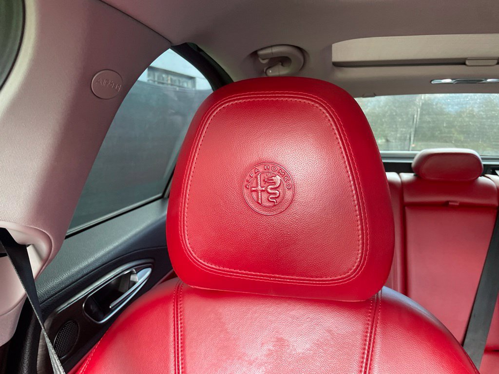 Used 2020 Alfa Romeo Giulia Ti w/ Active Blind Spot Package AWD/4WD image 13