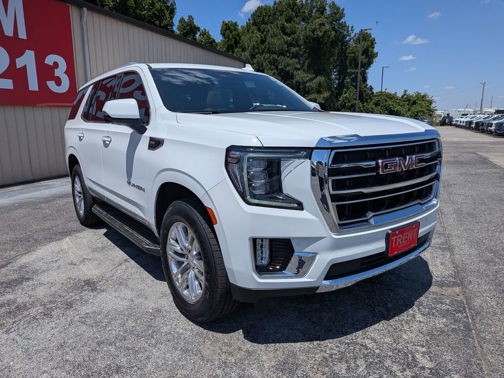 Certified 2024 GMC Yukon SLT w/ SLT Luxury Package AWD/4WD image 5