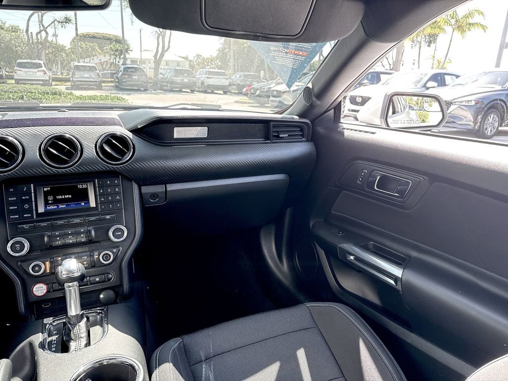 Used 2016 Ford Mustang Coupe RWD image 15
