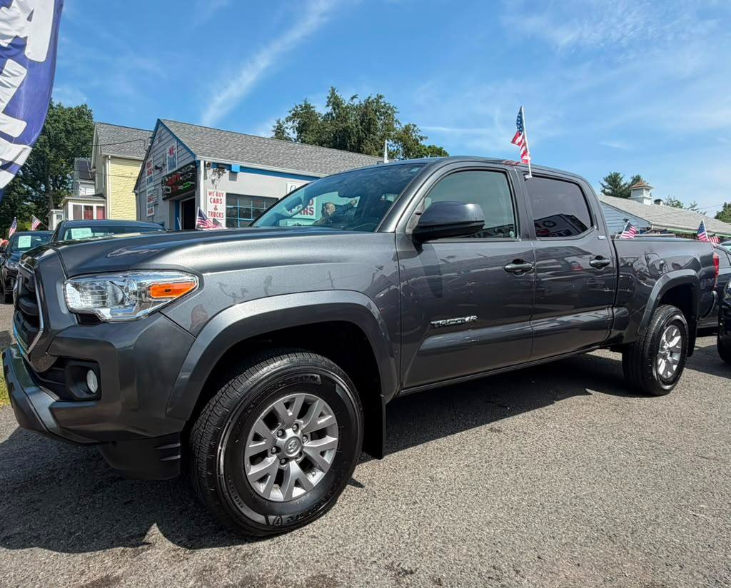 Used 2017 Toyota Tacoma SR5 w/ Tow Package AWD/4WD image 9