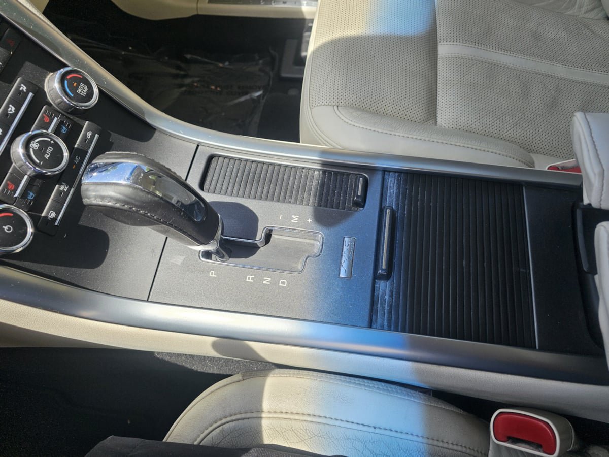 Used 2009 Lincoln MKS AWD image 20