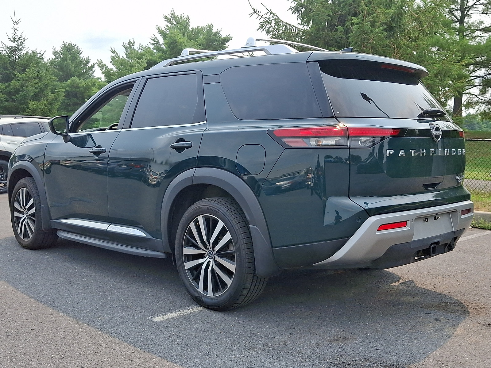 Certified 2023 Nissan Pathfinder Platinum w/ Lighting Package (N93) AWD/4WD image 4