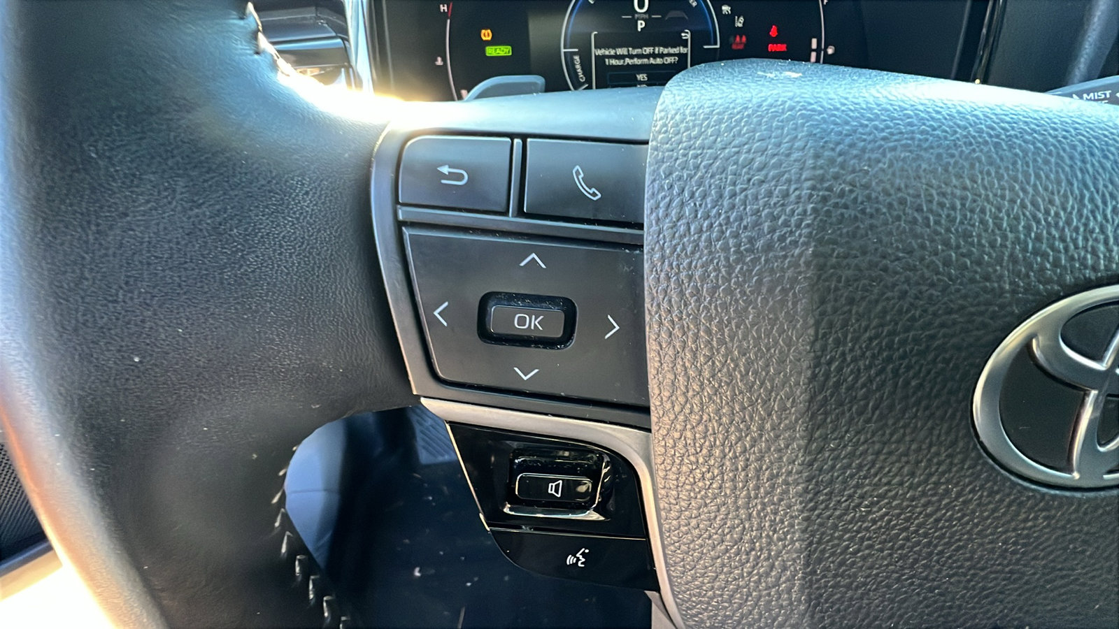 Used 2025 Toyota Camry SE image 27