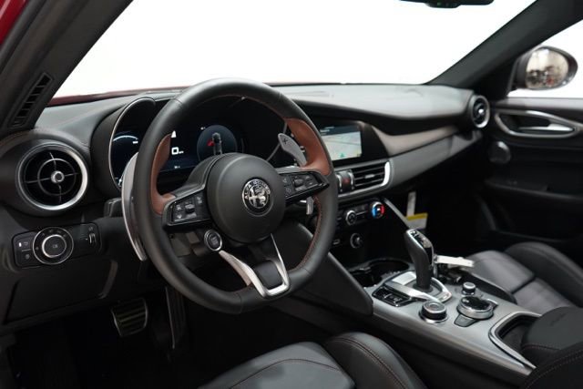 New 2025 Alfa Romeo Giulia AWD w/ Driving Assist Package image 15