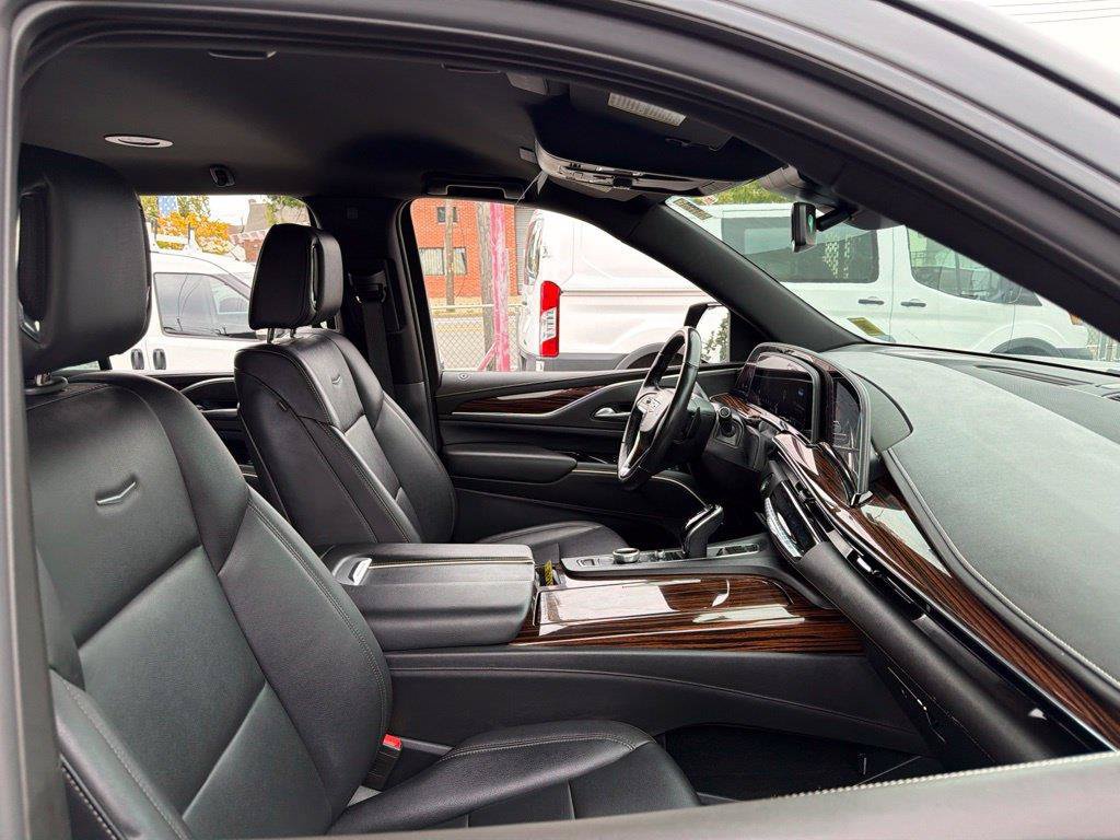 Used 2023 Cadillac Escalade Luxury AWD/4WD image 20