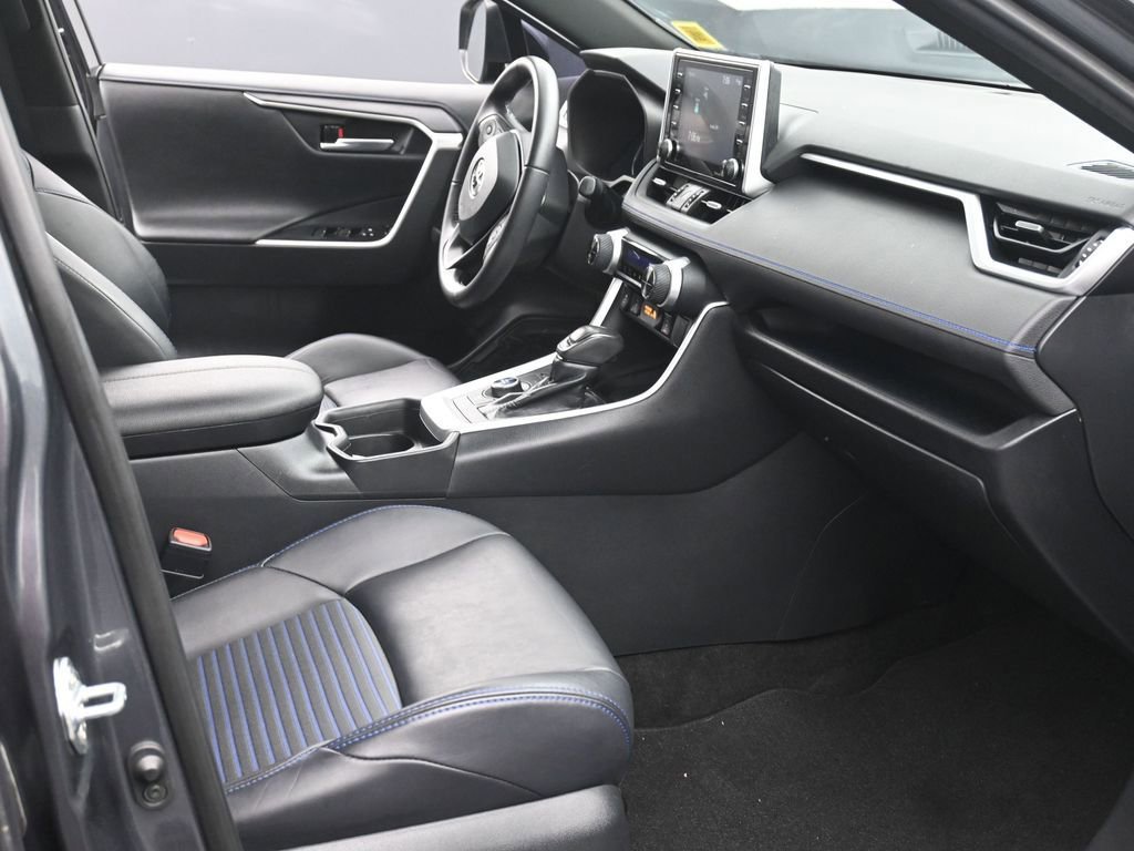 Used 2019 Toyota RAV4 XSE w/ Carpet Mat Package AWD/4WD image 11