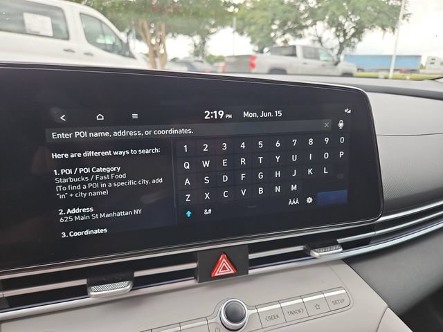 Used 2025 Hyundai Elantra Limited FWD image 14