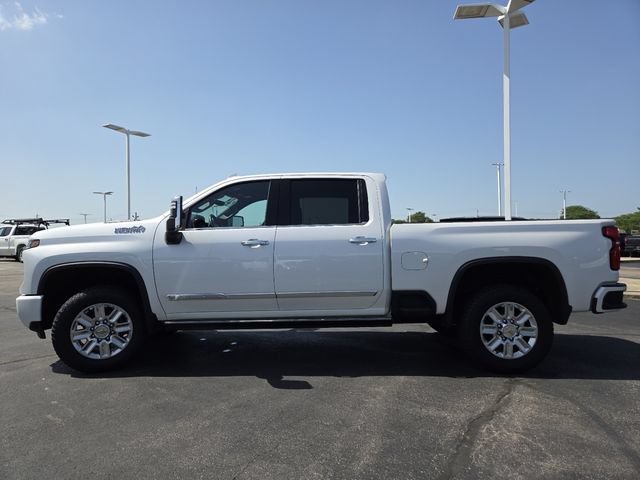 Used 2025 Chevrolet Silverado 2500 High Country w/ High Country Premium Package AWD/4WD image 16
