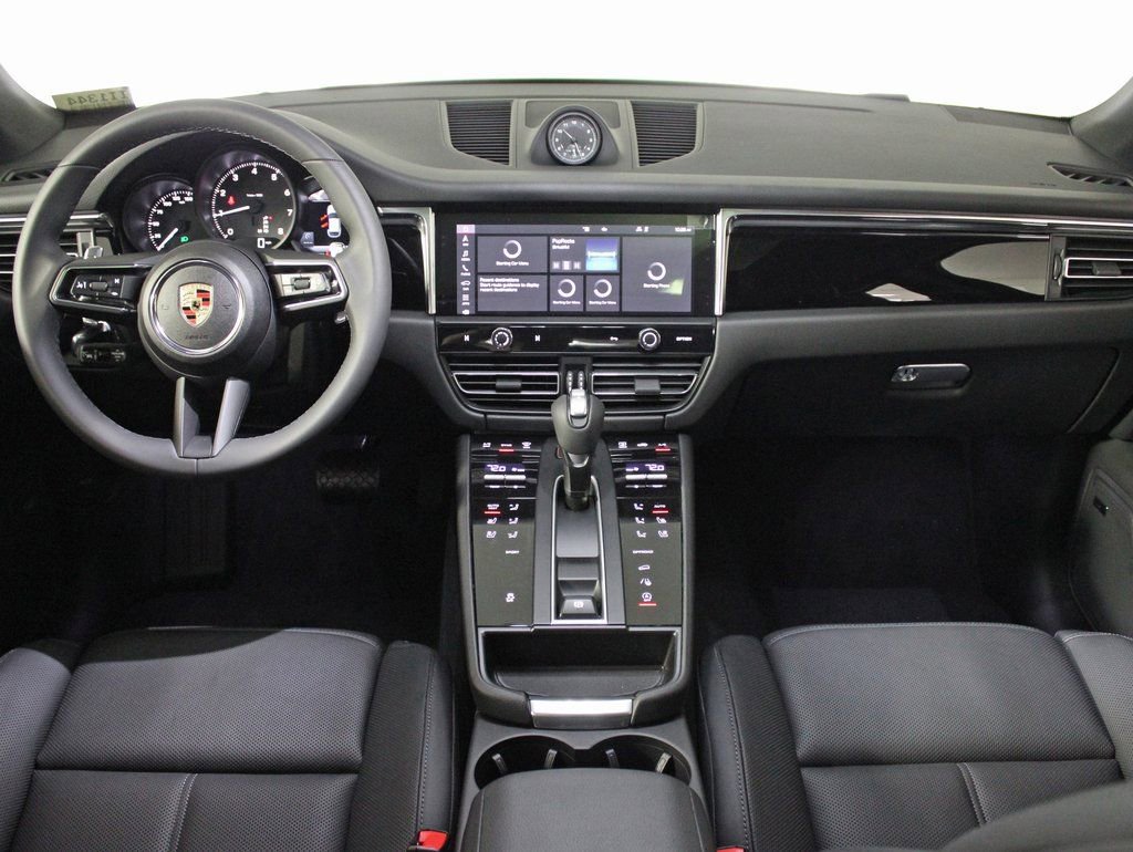 Certified 2025 Porsche Macan image 19