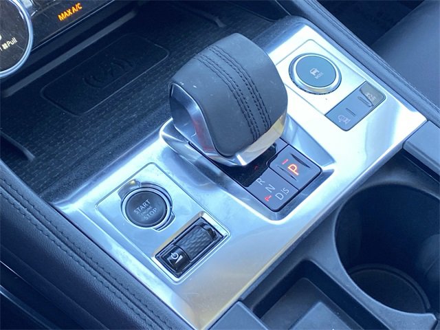 Used 2021 Jaguar F-PACE image 15