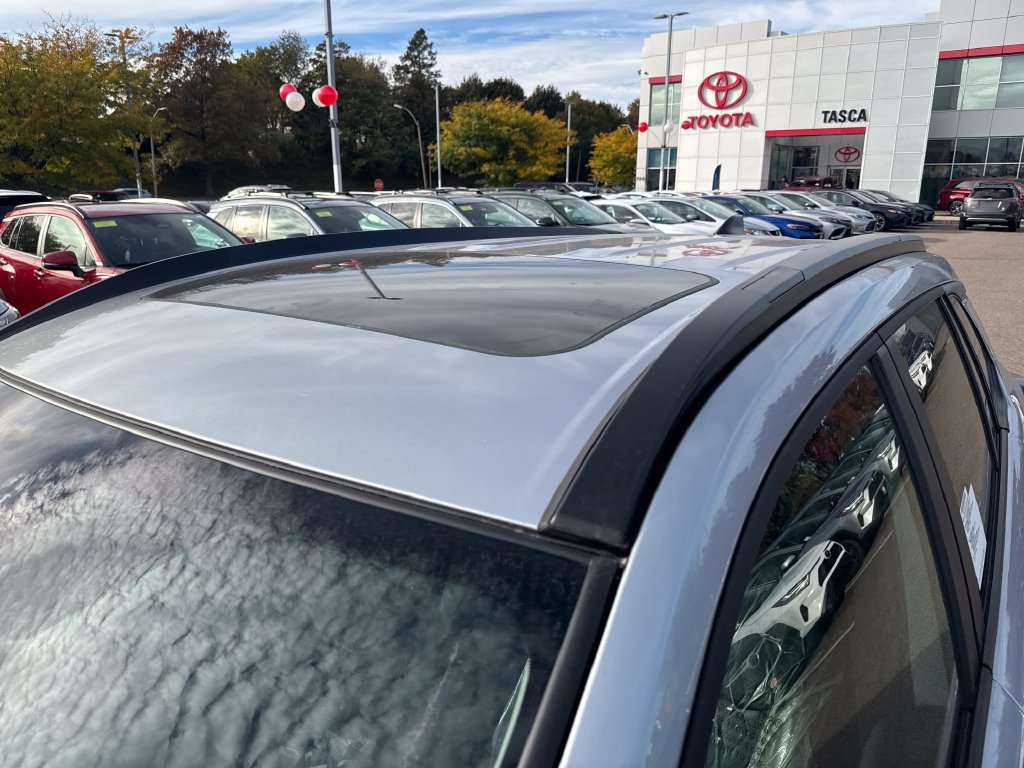 New 2026 Toyota Corolla Cross LE w/ Moonroof Package AWD/4WD image 39