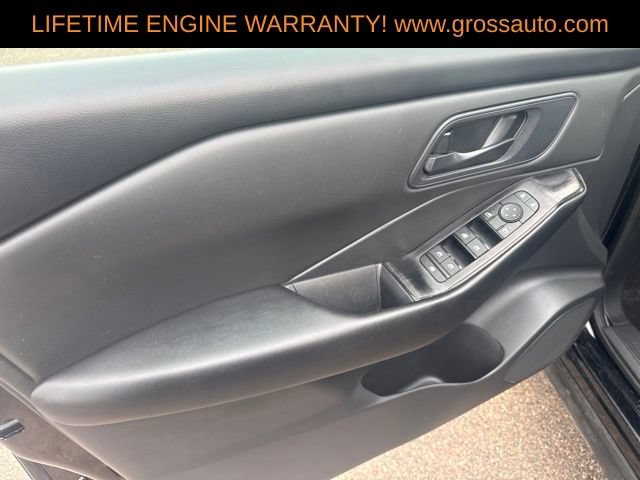 Used 2024 Nissan Rogue S AWD/4WD image 13