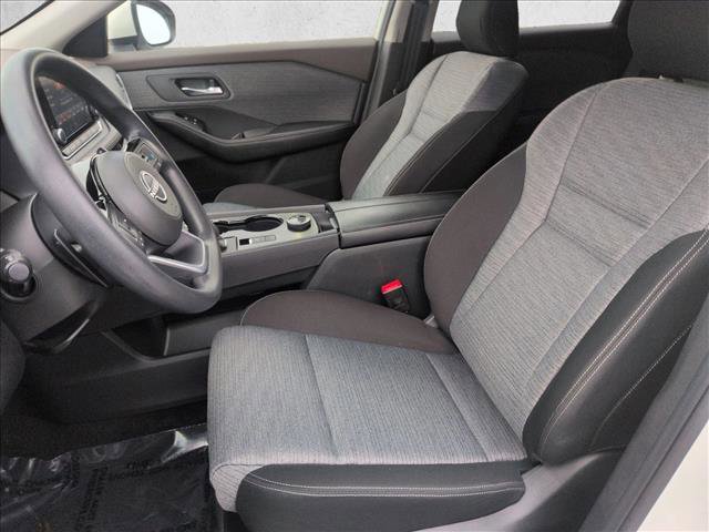 Used 2023 Nissan Rogue SV image 16