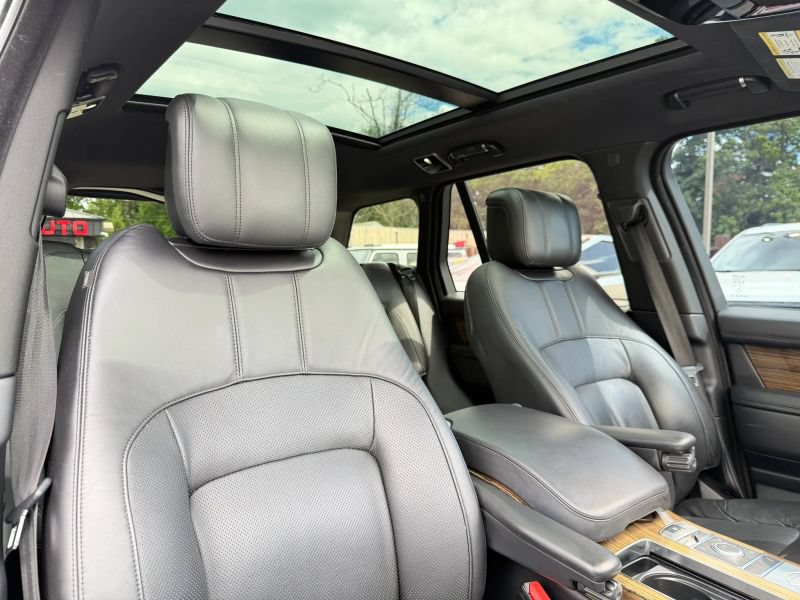Used 2018 Land Rover Range Rover Supercharged AWD/4WD image 32