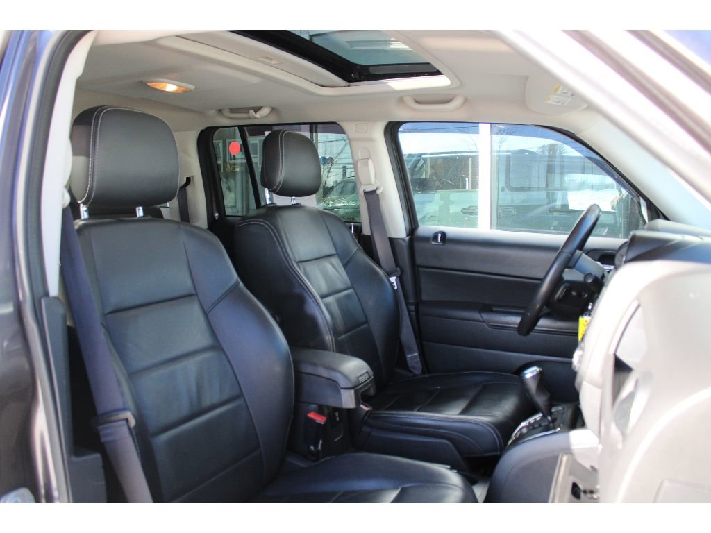 Used 2016 Jeep Patriot High Altitude image 18