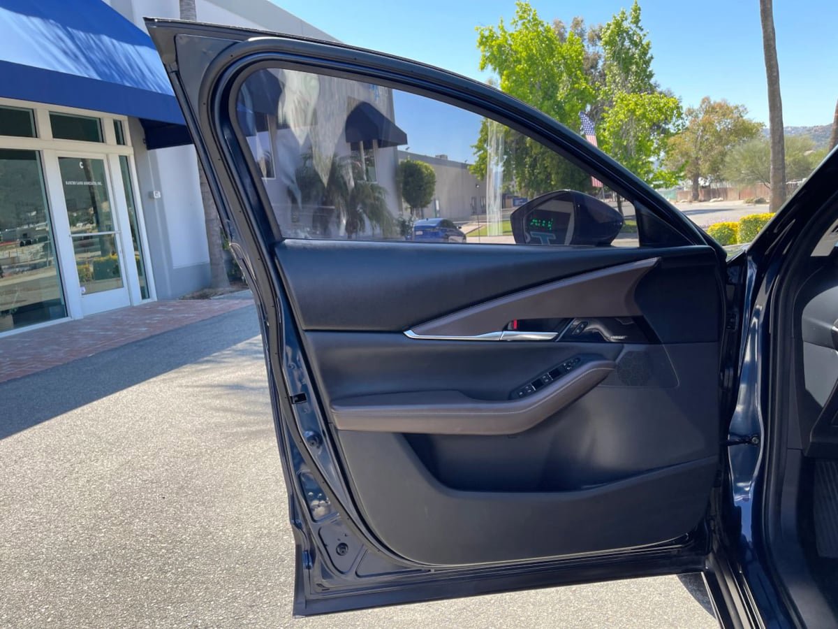 Used 2020 MAZDA CX-30 FWD w/ Premium Package image 18