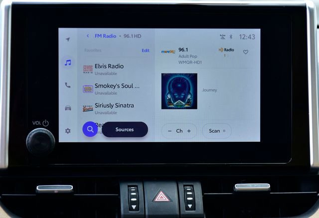 Used 2024 Toyota RAV4 XLE Premium image 20