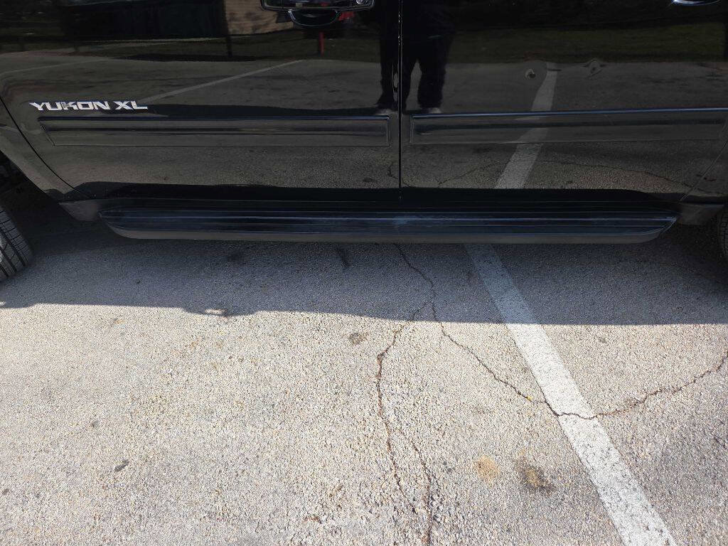 Used 2012 GMC Yukon XL SLT w/ SLT-2 Equipment Package image 15