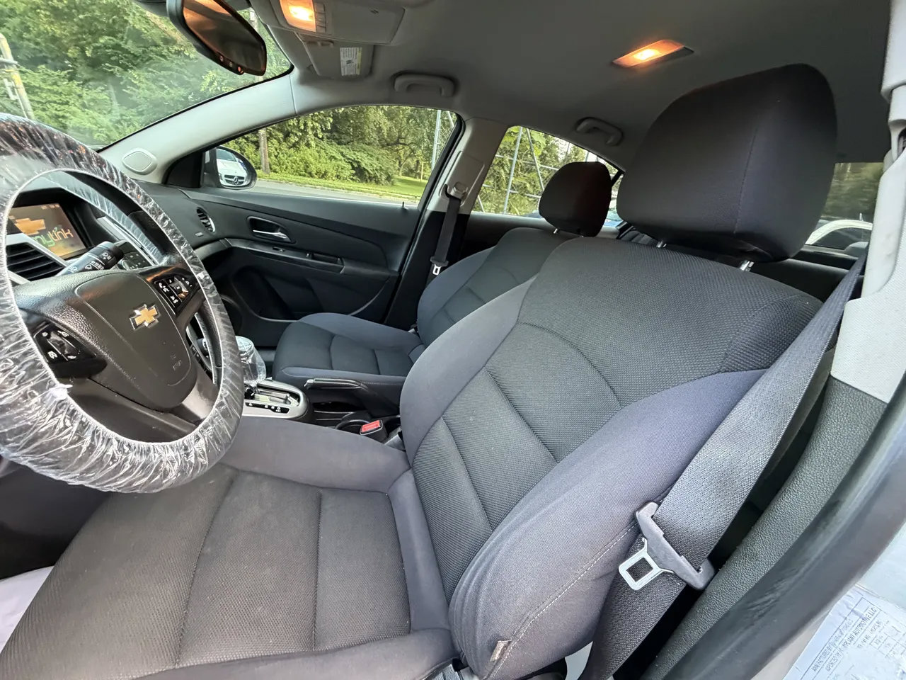 Used 2015 Chevrolet Cruze LT FWD image 23
