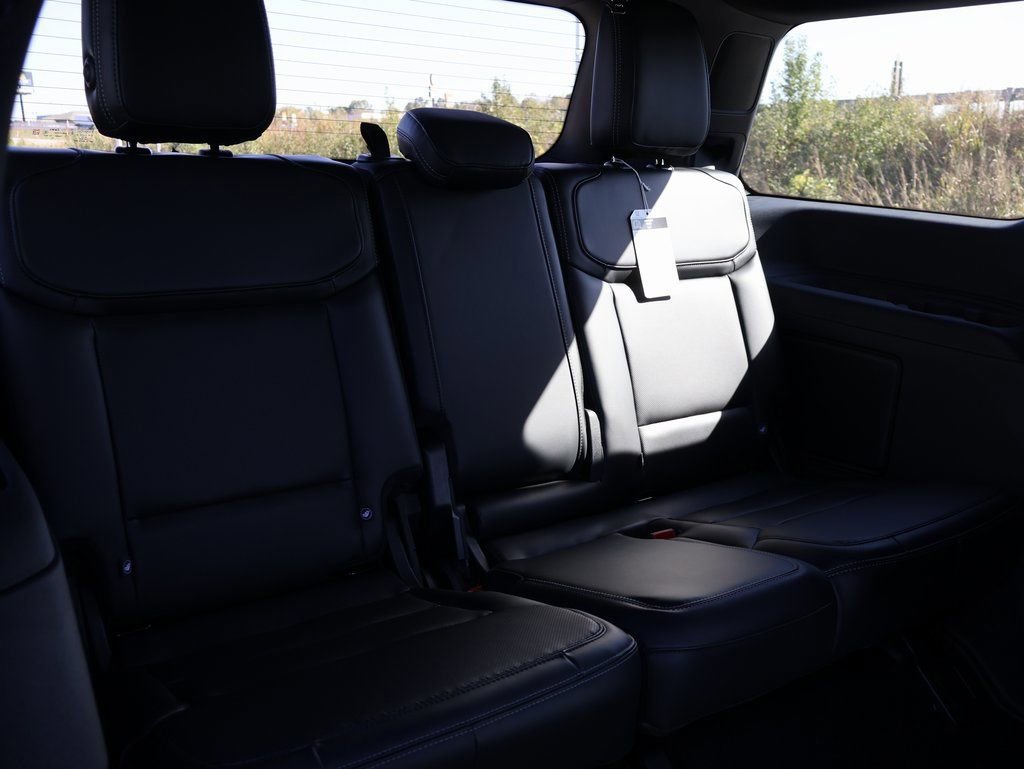 New 2025 Ford Expedition Platinum w/ Stealth Performance Package image 13
