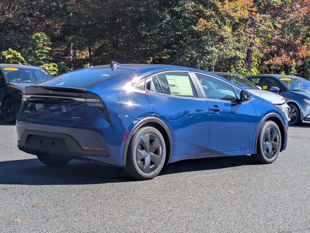 New 2027 Toyota Prius Plug-In Hybrid FWD image 4
