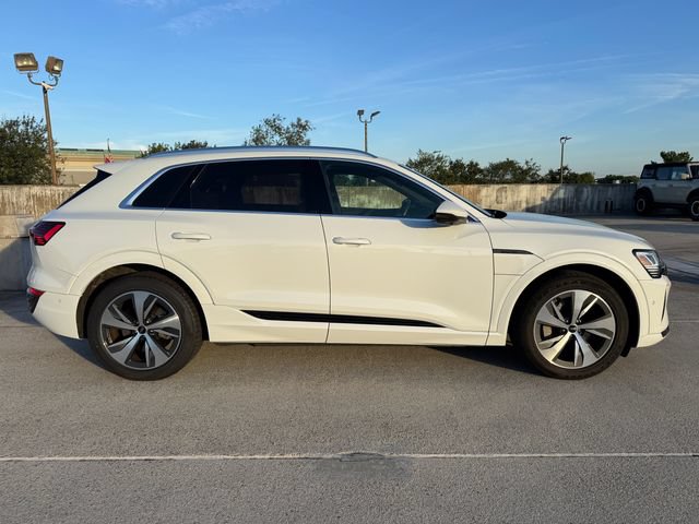 Used 2024 Audi Q8 e-tron Premium Plus AWD/4WD image 2