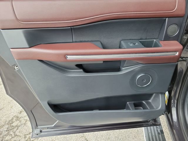 Used 2024 Ford Expedition Max Limited AWD/4WD image 6