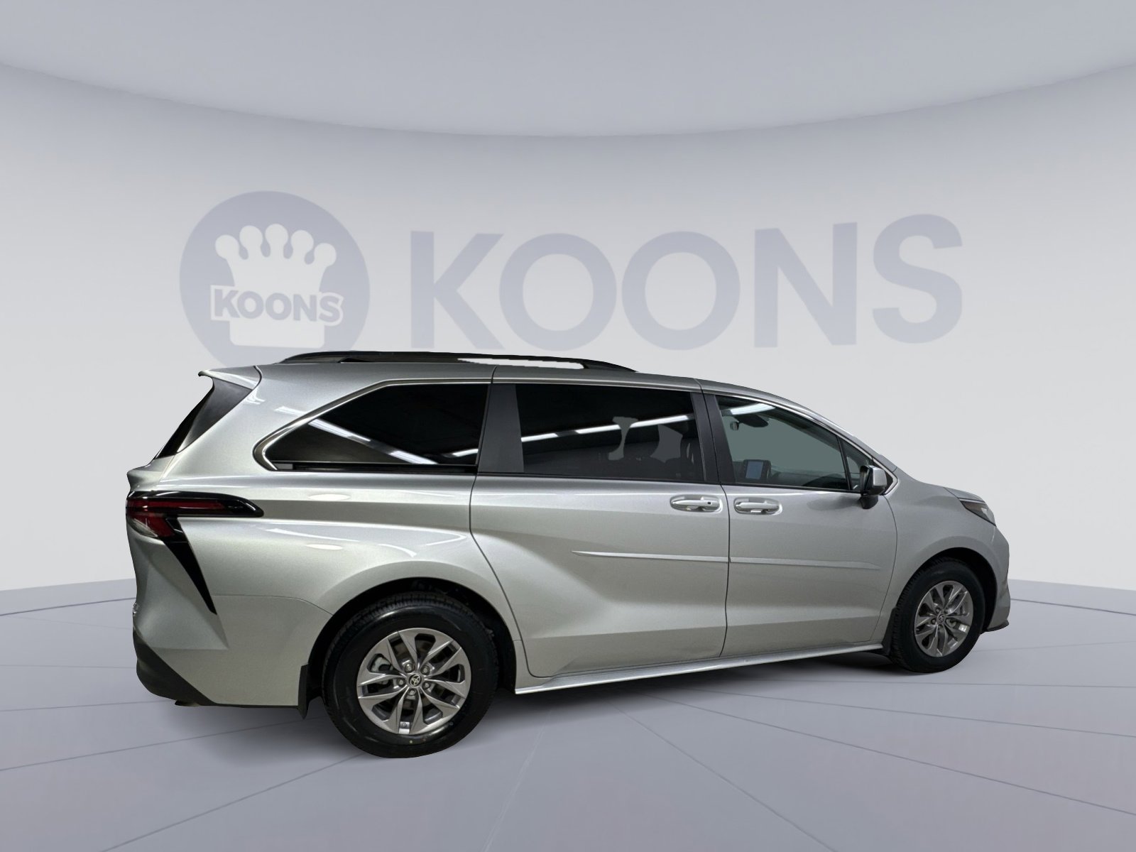 Used 2023 Toyota Sienna LE image 13