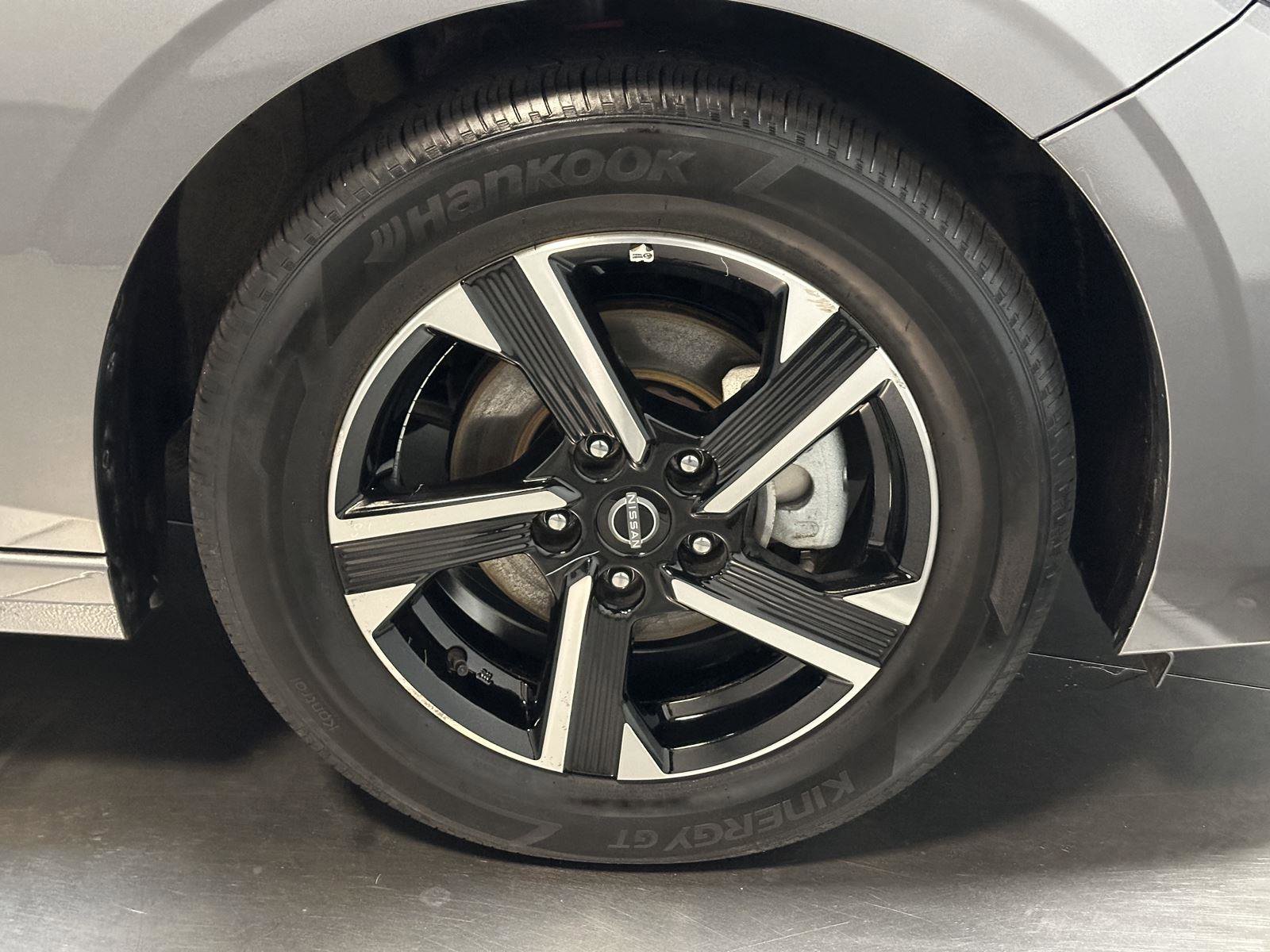 Used 2025 Nissan Sentra SV image 17