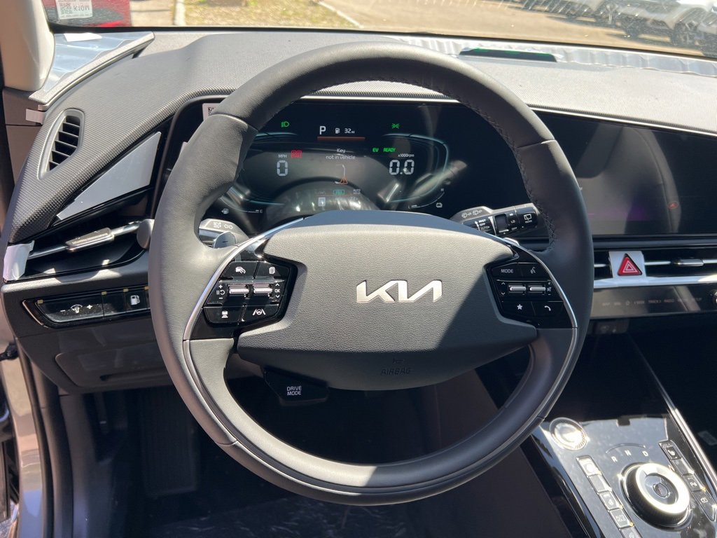 New 2025 Kia Niro EX w/ EX Cold Weather Package image 10