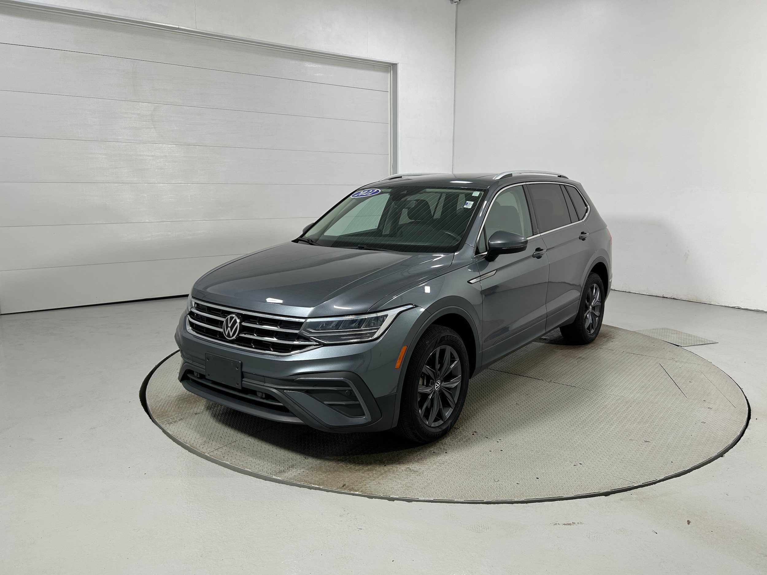 Used 2022 Volkswagen Tiguan SE AWD/4WD image 19