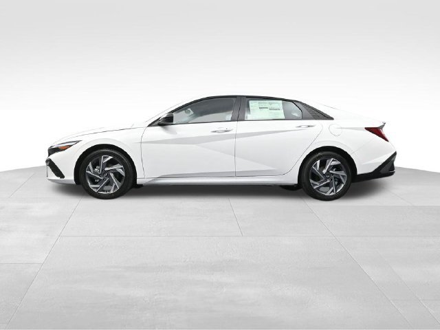 Certified 2025 Hyundai Elantra SEL FWD image 34