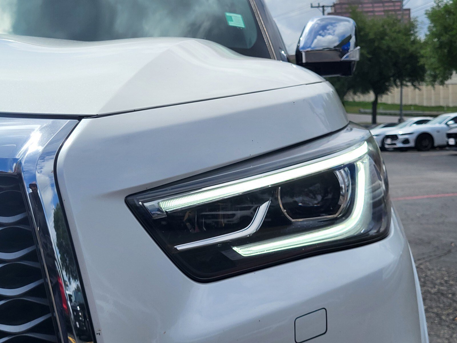 Used 2021 INFINITI QX80 Sensory w/ Cargo Package AWD/4WD image 11